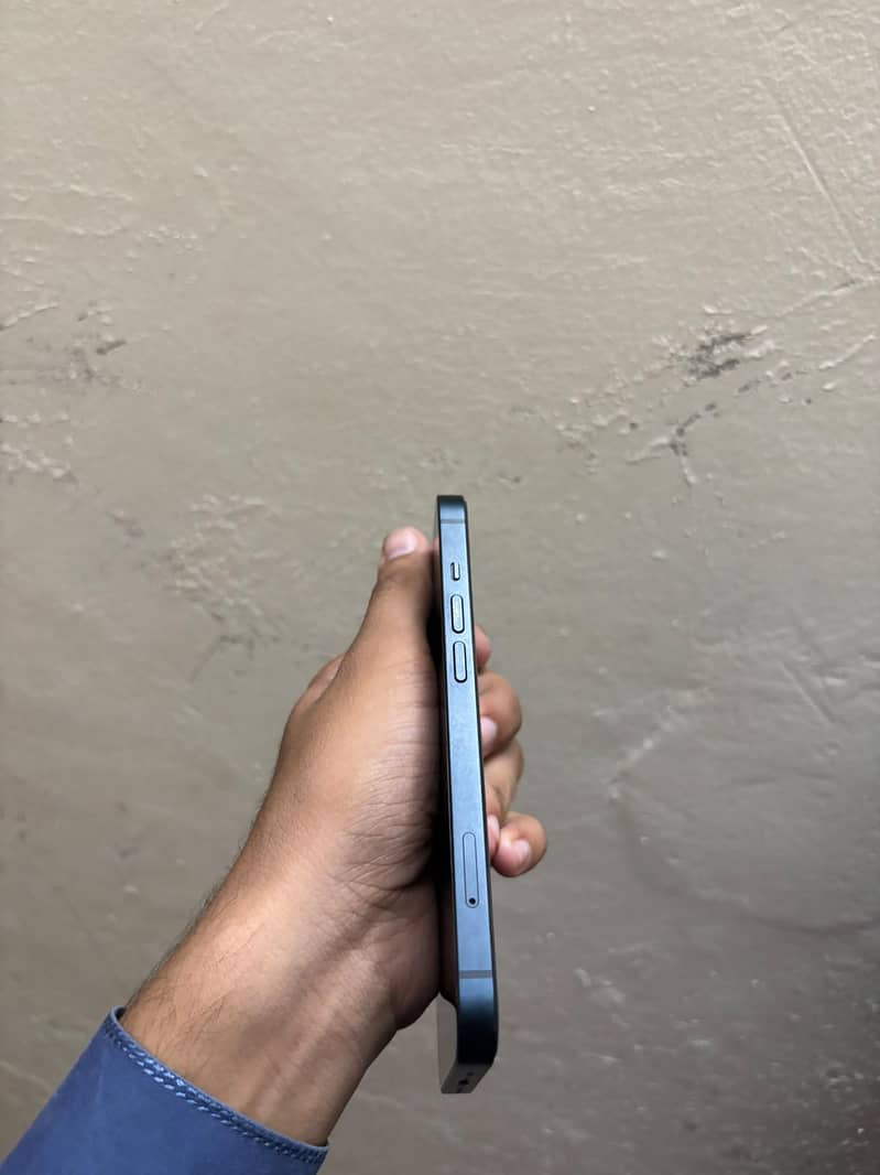 Apple iPhone 13 3