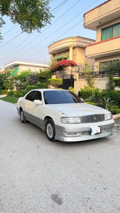 Toyota Crown Royal sloon1992 urgent for  sale exchange possible
