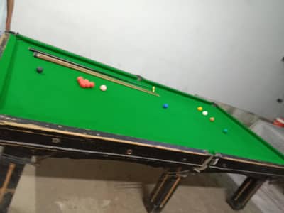 snoker table