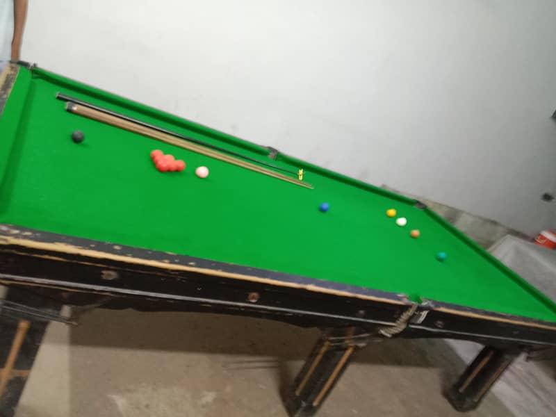 snoker table 0