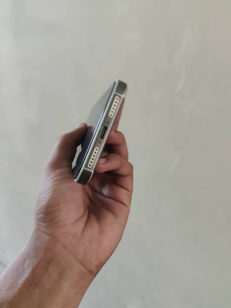Apple iPhone 17 Pro Max 2