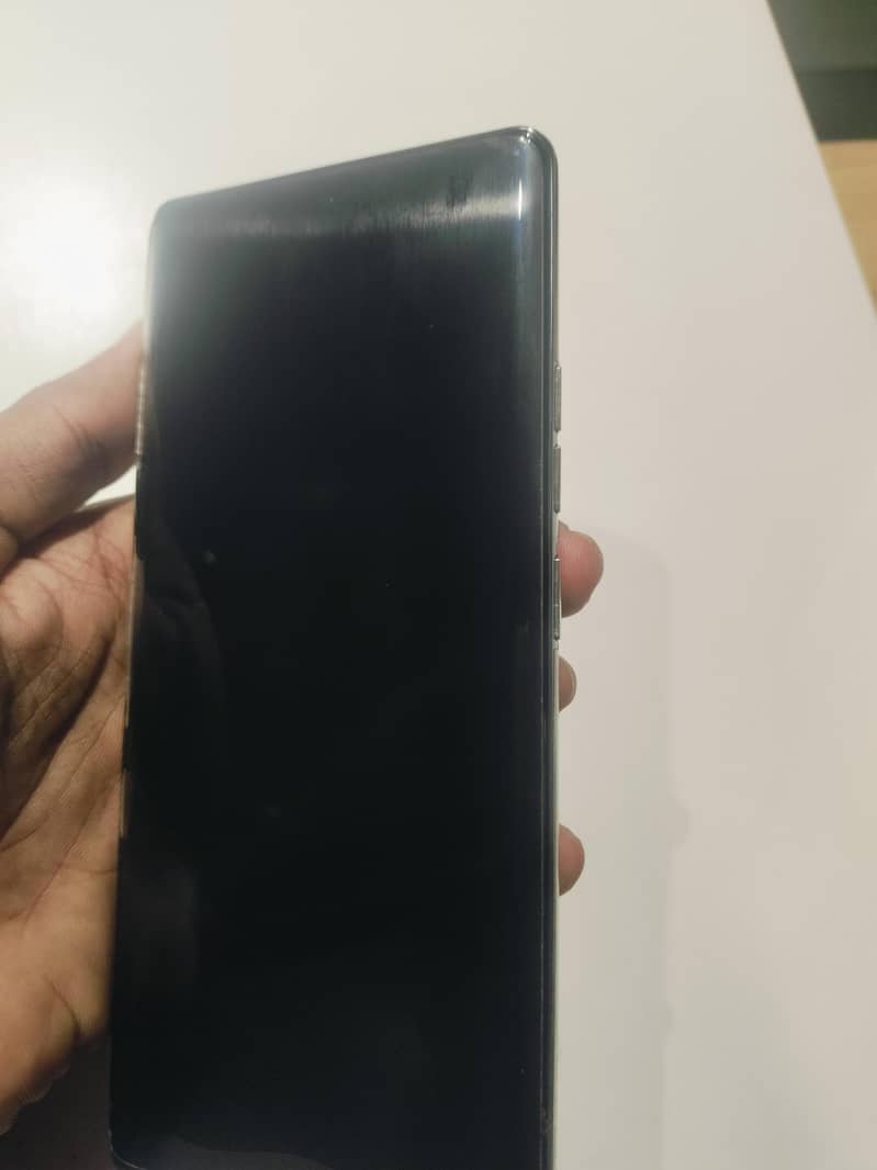 Tecno CAMON 40 Pro 1