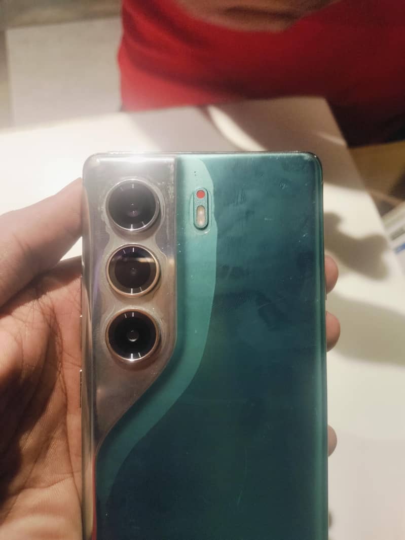 Tecno CAMON 40 Pro 3