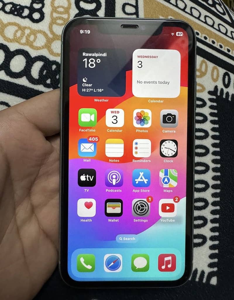 Apple iPhone 11 0