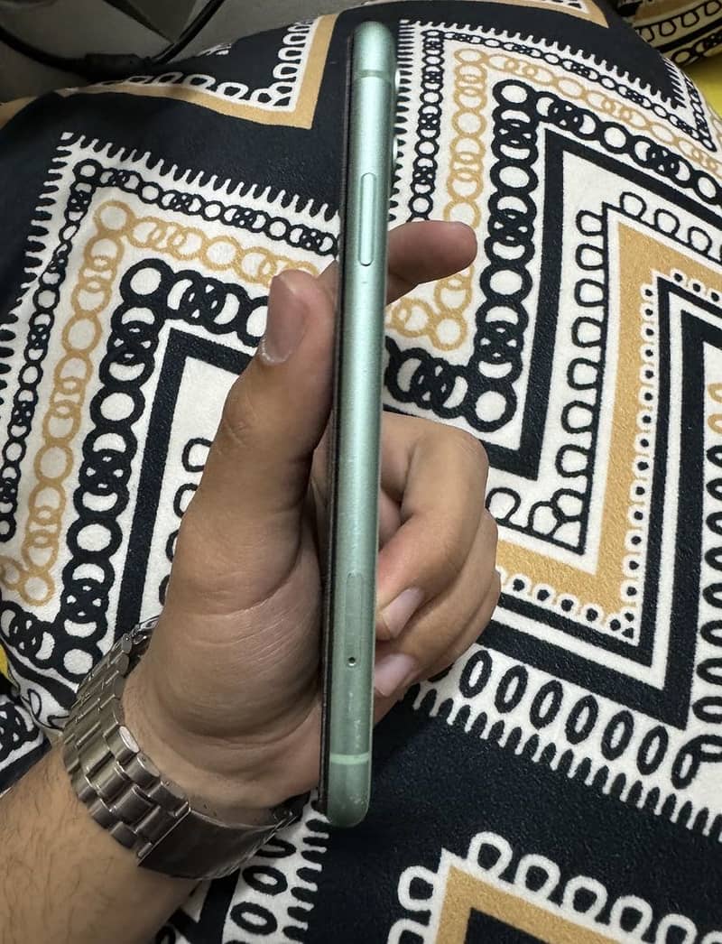 Apple iPhone 11 5