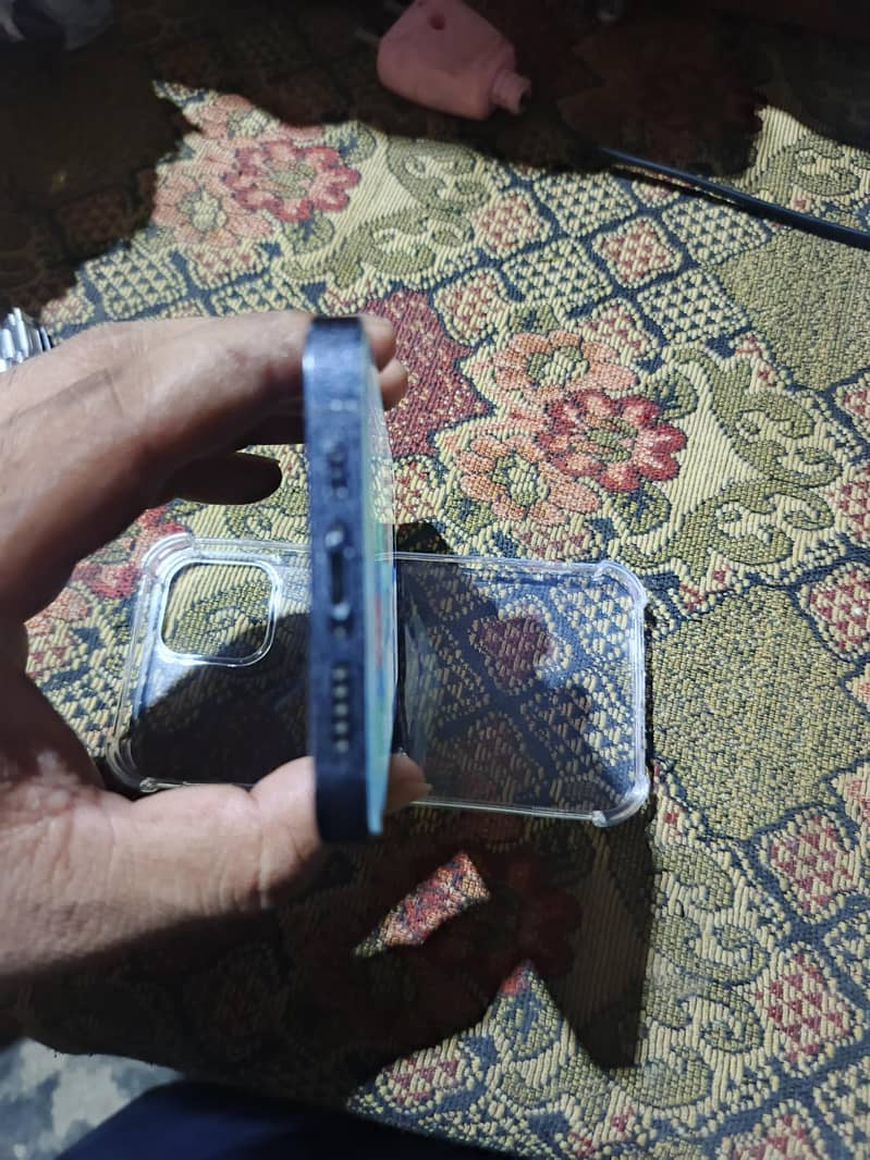 Apple iPhone 12 1