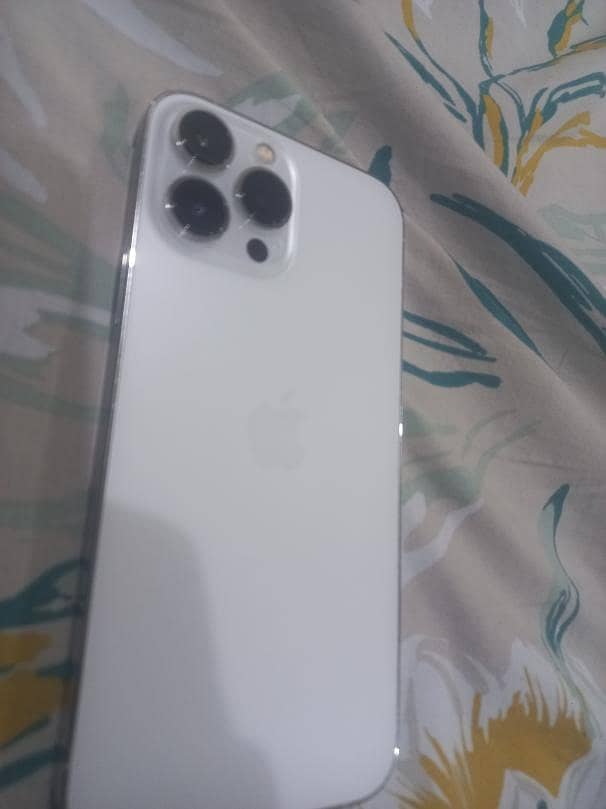 Apple iPhone 13 Pro Max 0