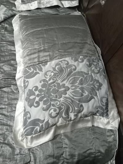 Silky bedding set