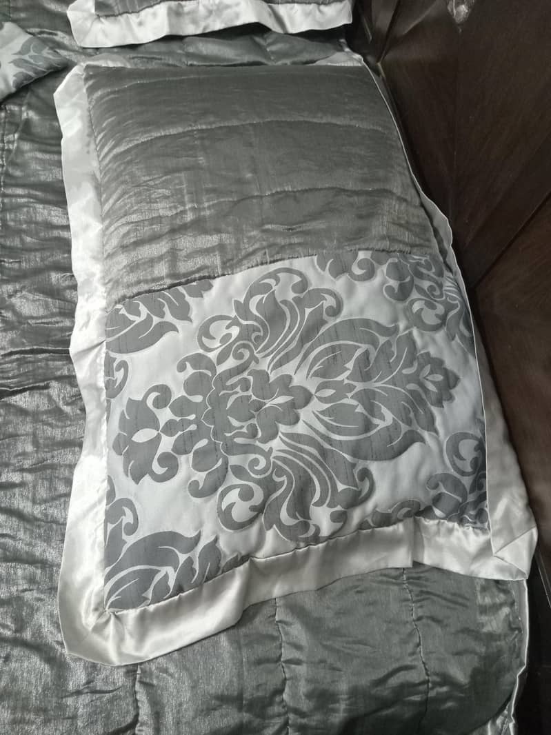 Silky bedding set 0