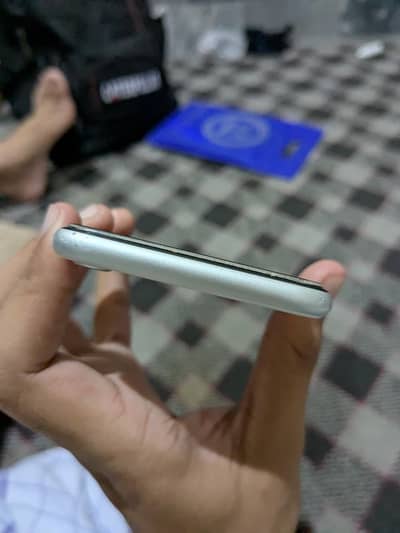 Apple iPhone SE