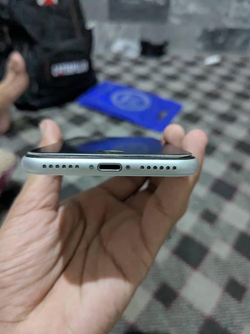 Apple iPhone SE 3