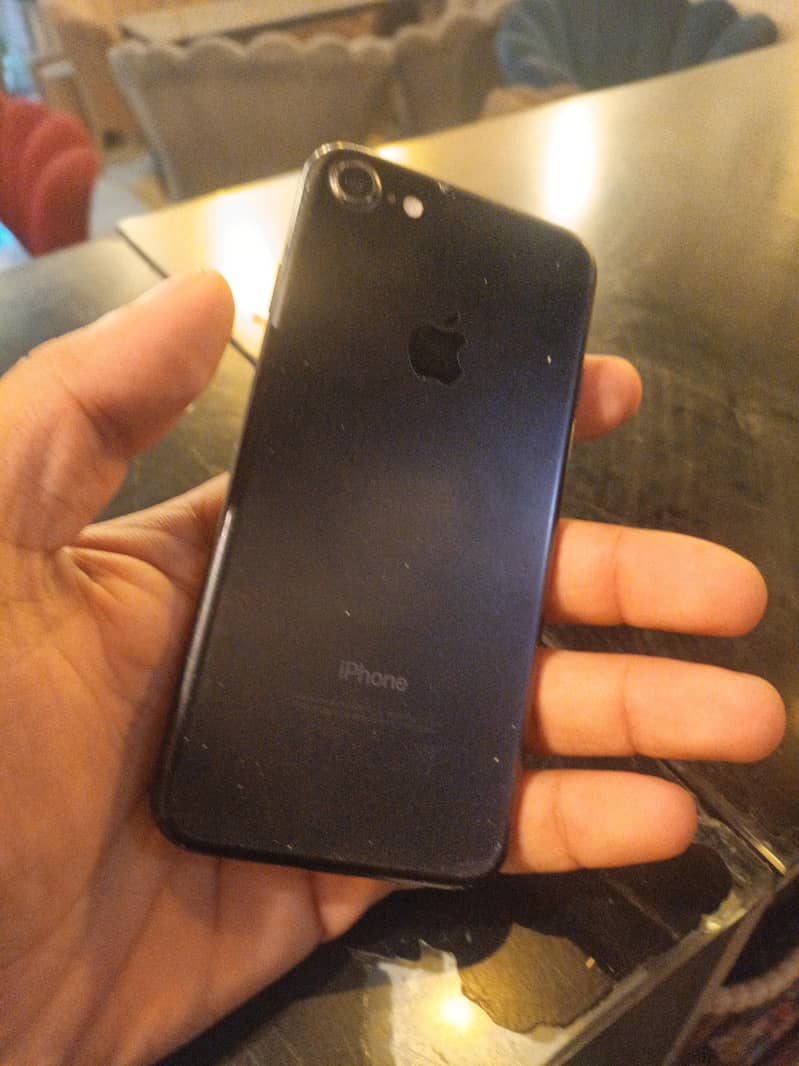 Apple iPhone 7 1