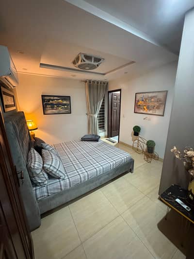 One Bedroom Vip apartment available on daily basis in bahria town LHR