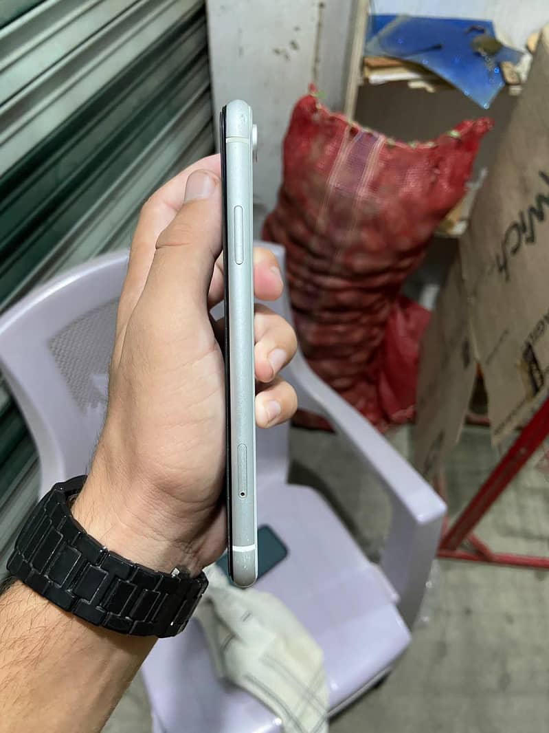 Apple iPhone XR 2