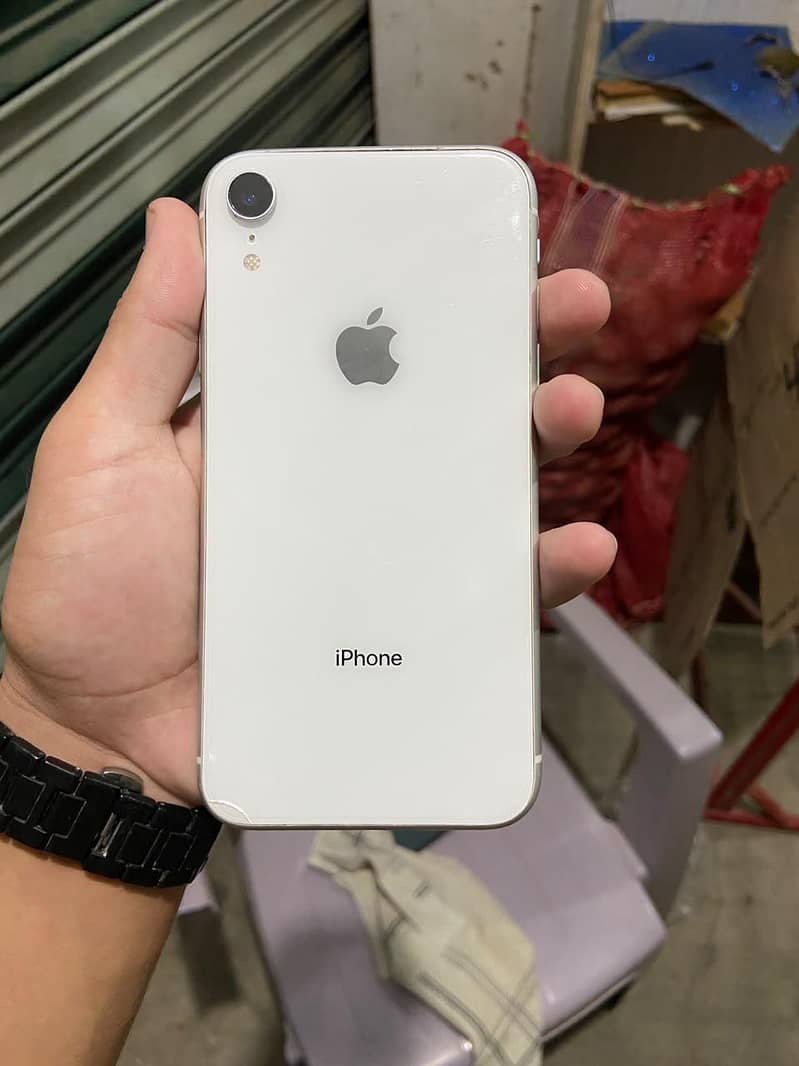 Apple iPhone XR 6