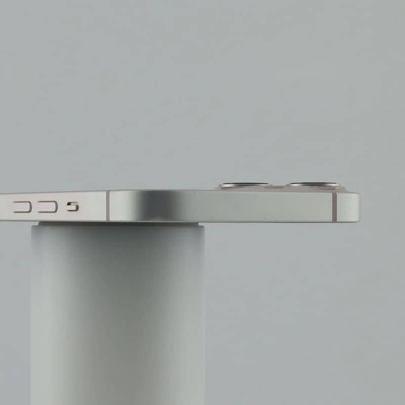 Apple iPhone 13 0
