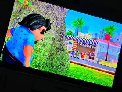 75 inches smart tv for sale in good condition