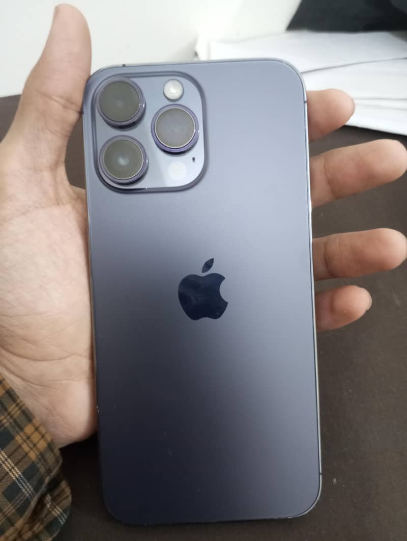 iPhone 14 Pro Max 0