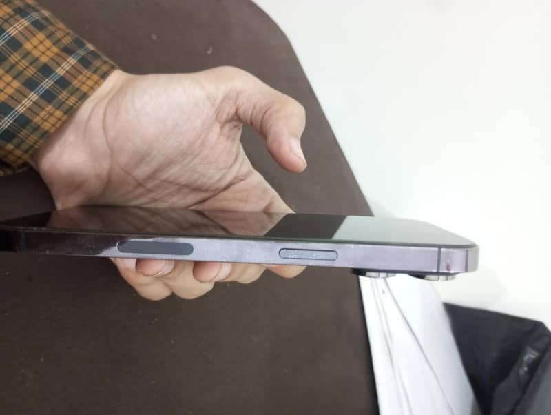 iPhone 14 Pro Max 2