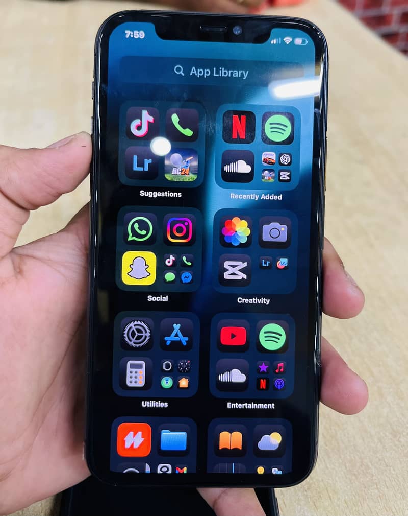Apple iPhone 11 Pro 2