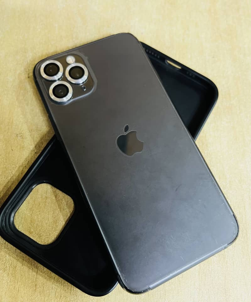 Apple iPhone 11 Pro 4