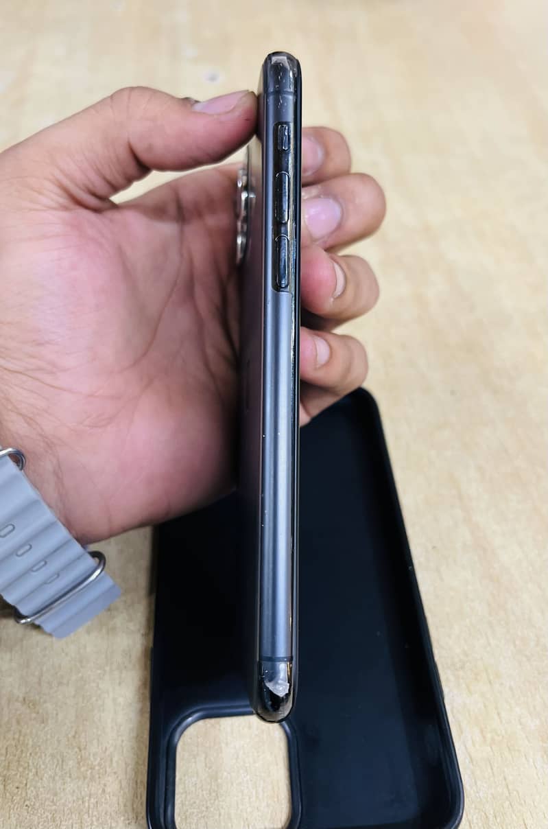 Apple iPhone 11 Pro 5