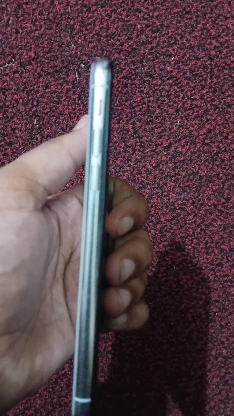 Apple iPhone X 6