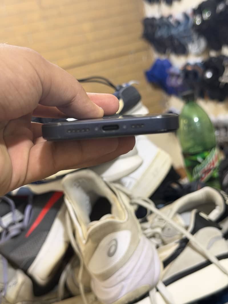 Apple iPhone 15 Pro 0