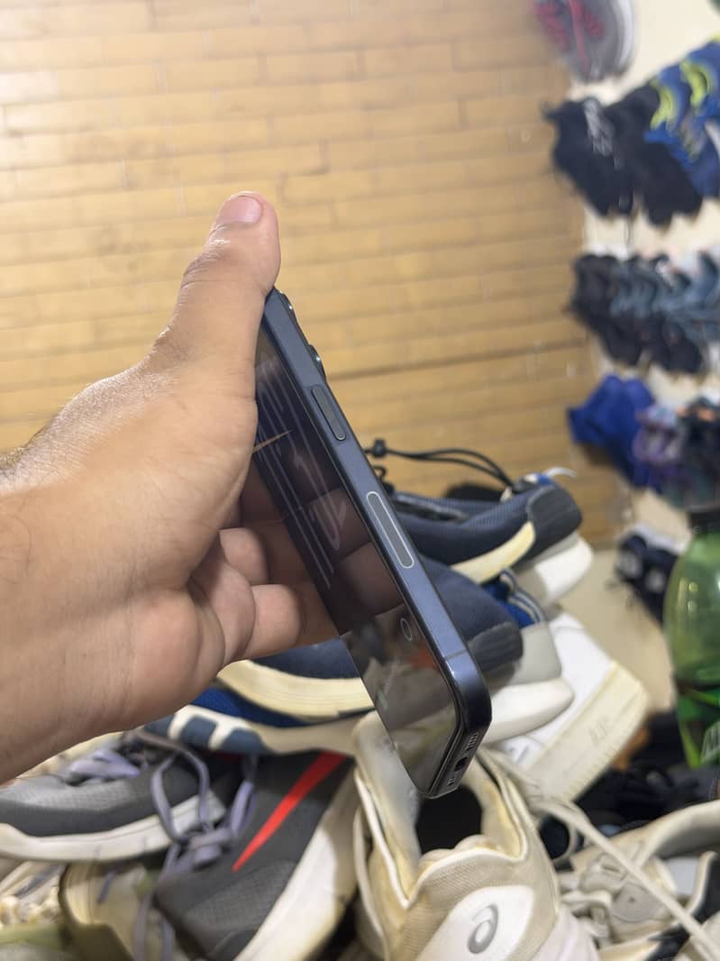 Apple iPhone 15 Pro 1