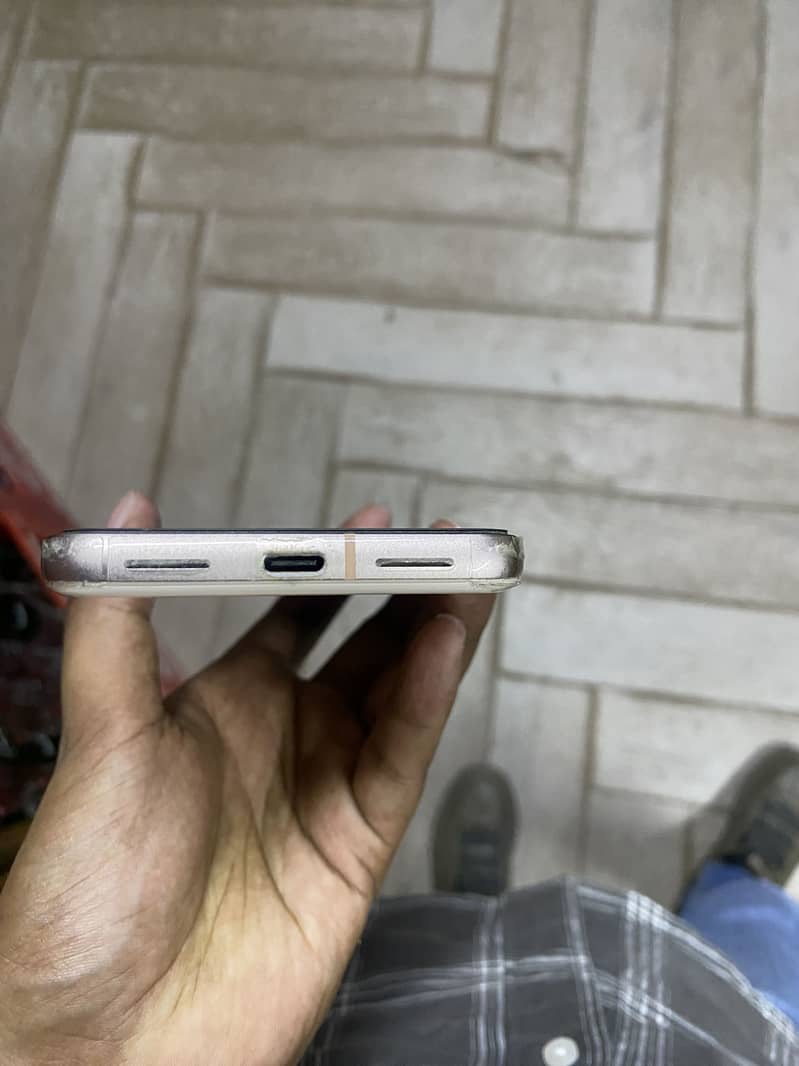 Google Pixel 8 2