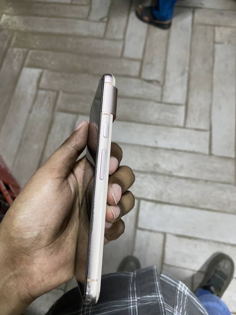 Google Pixel 8 5