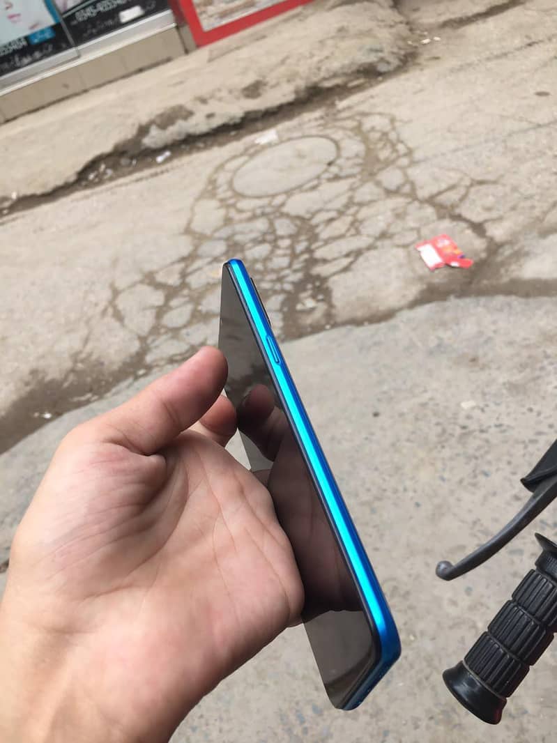 Realme C3 6
