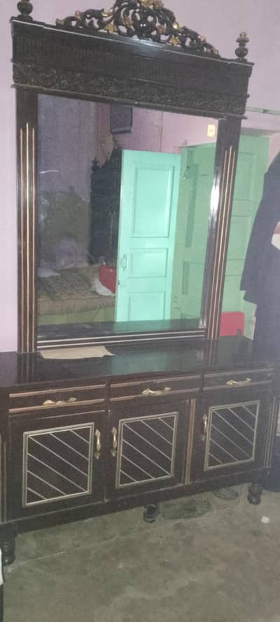 dressing table