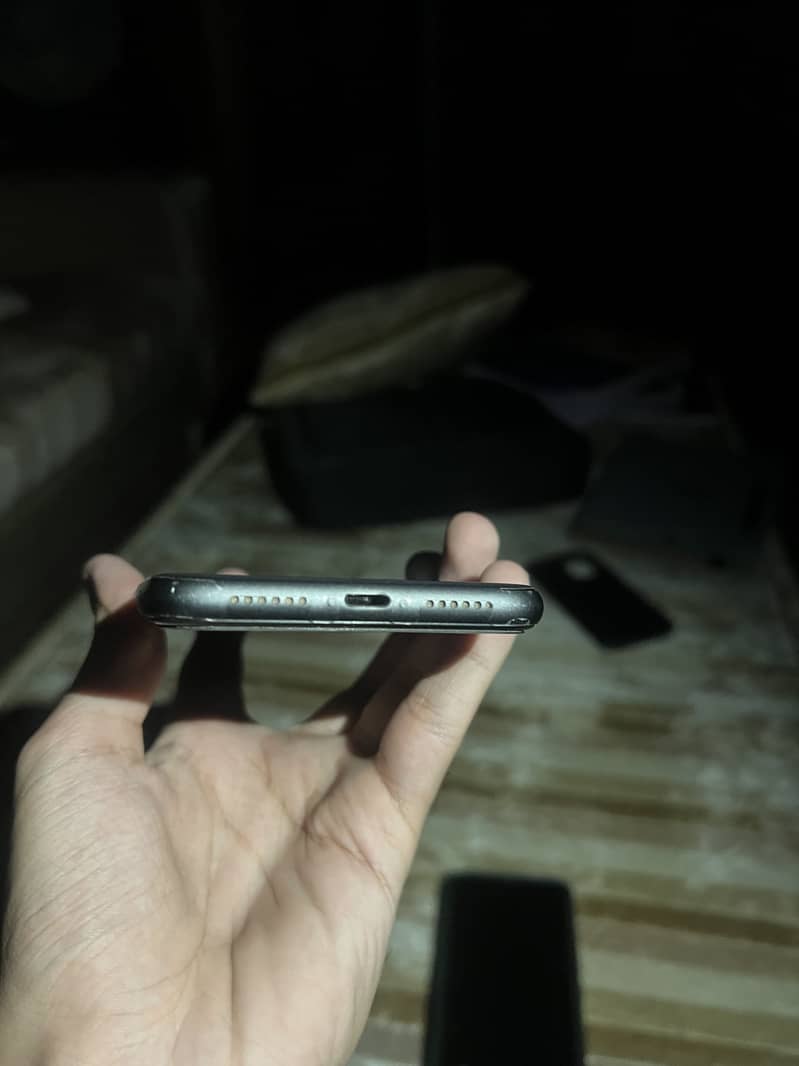Apple iPhone 11 9