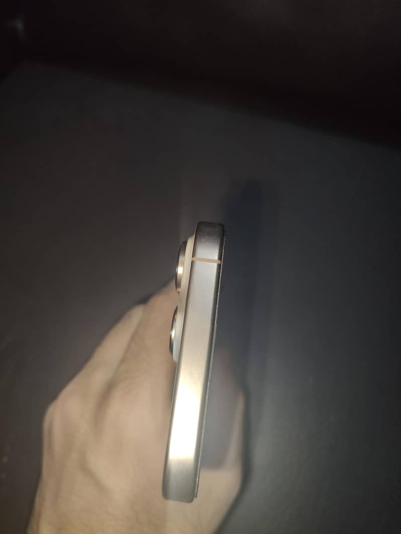 Apple iPhone 16 Pro Max 7