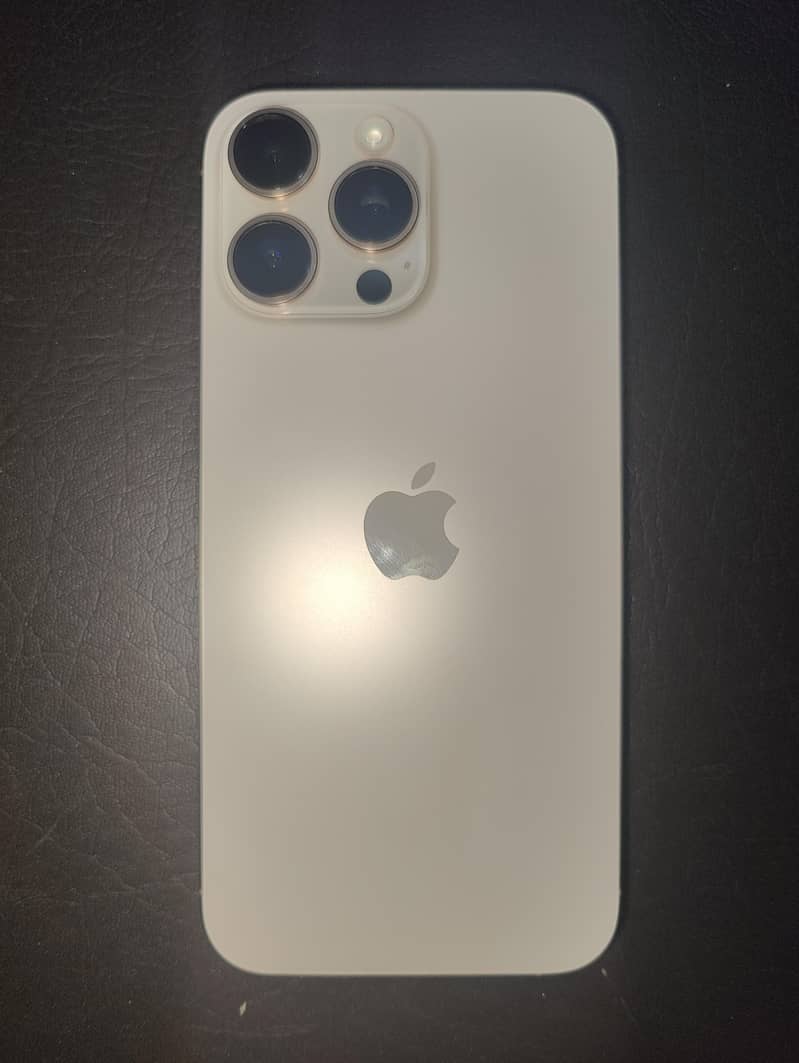 Apple iPhone 16 Pro Max 10
