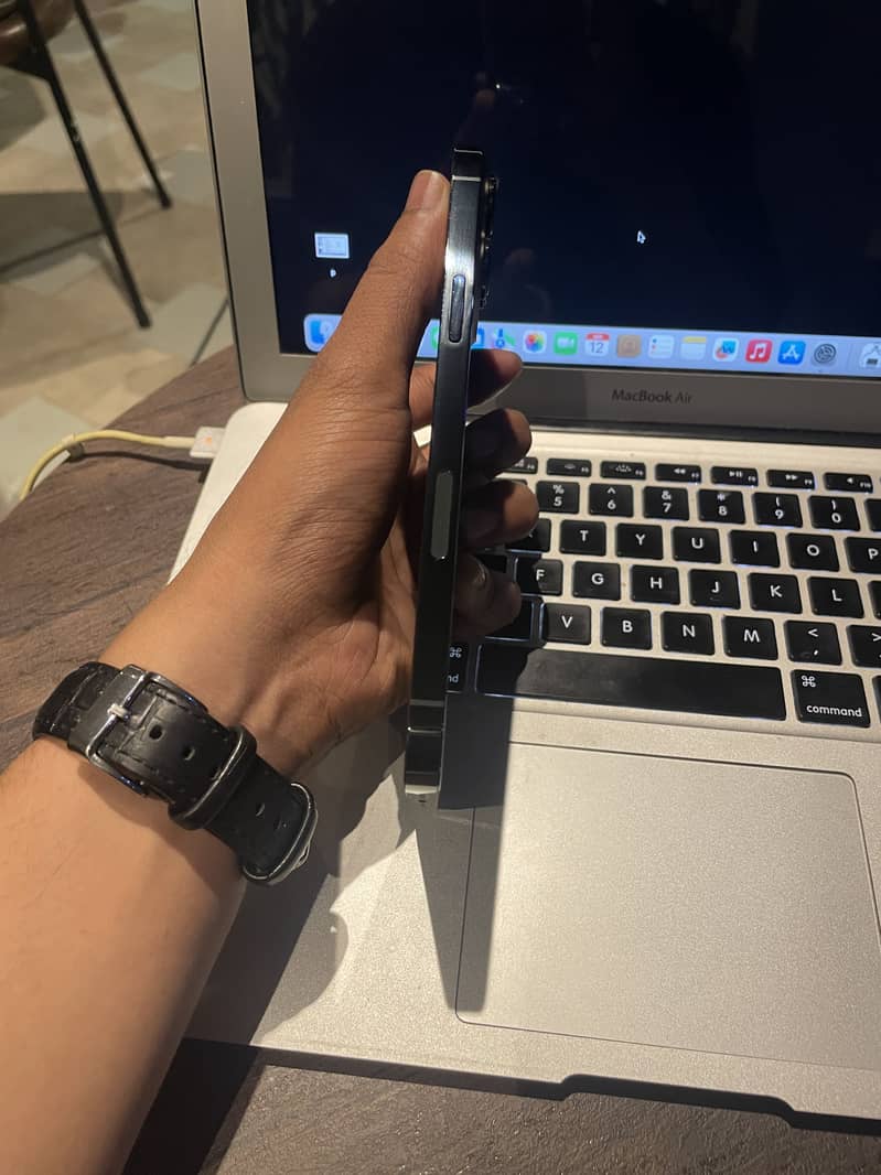 Apple iPhone 13 Pro Max 1