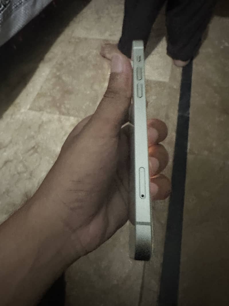 iPhone 12 6