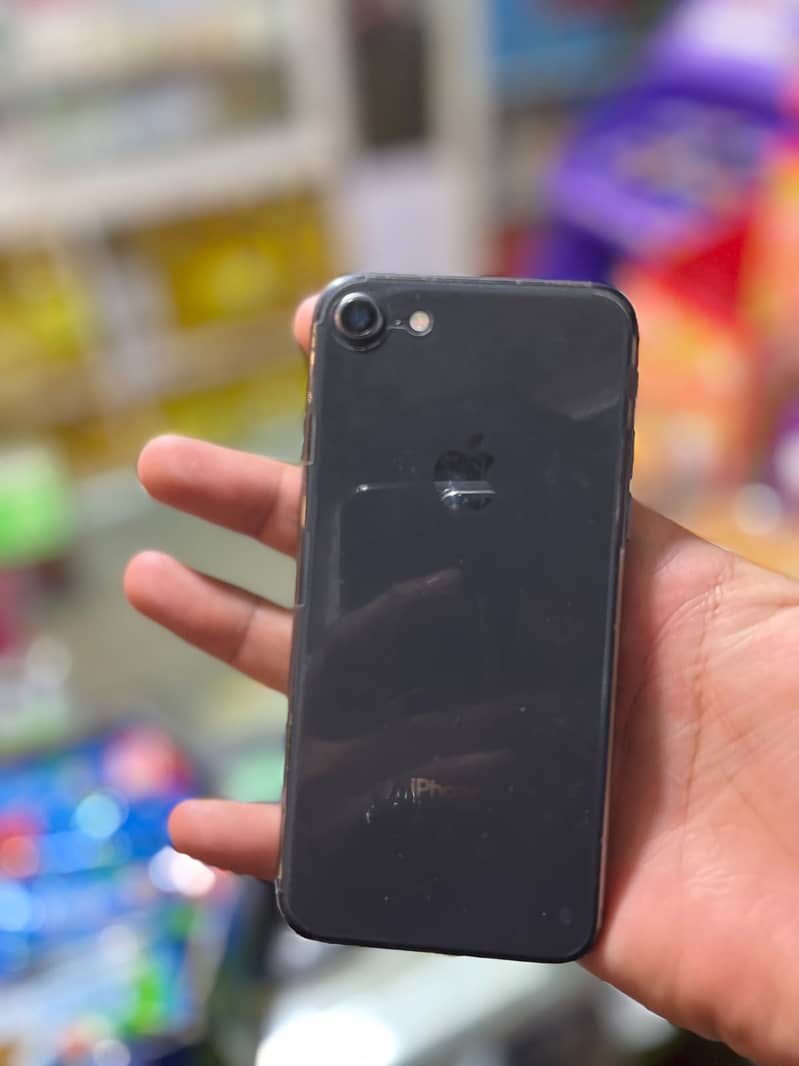 Apple iPhone 8 1