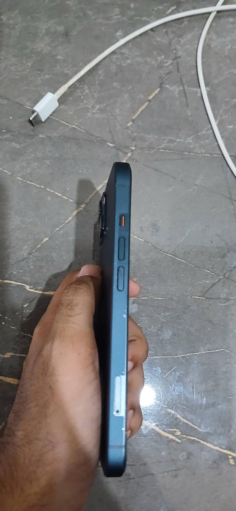 Apple iPhone 13 2