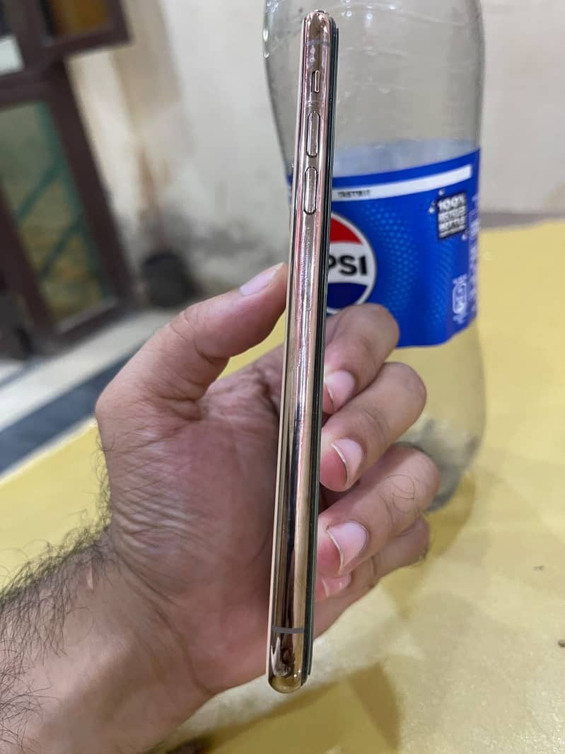 Apple iPhone 11 Pro Max 1