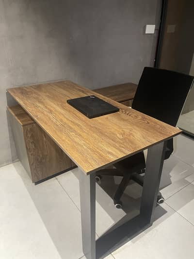 Modern L-Shape Office Table with Side Cabinets (2 Pieces)