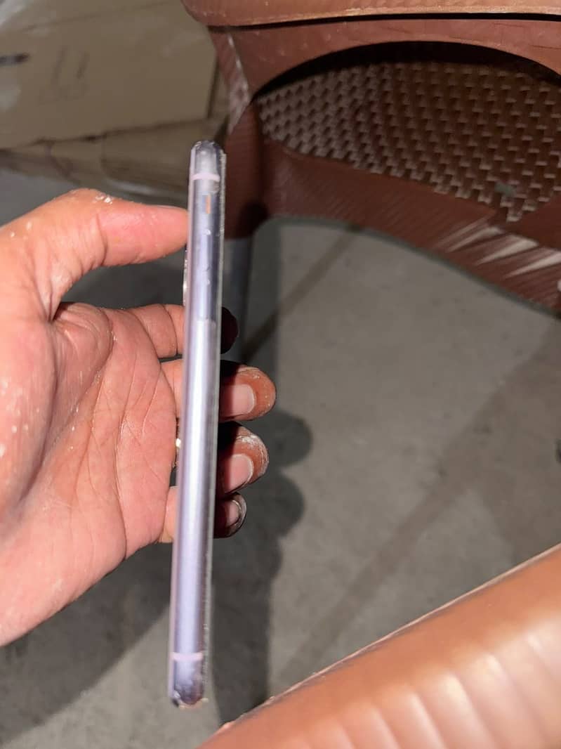 Apple iPhone 11 3