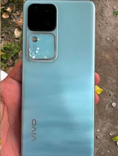 Vivo V30