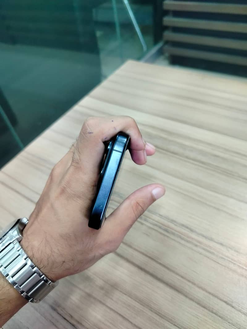 Apple iPhone 15 Pro 1