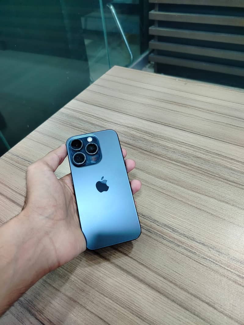 Apple iPhone 15 Pro 2