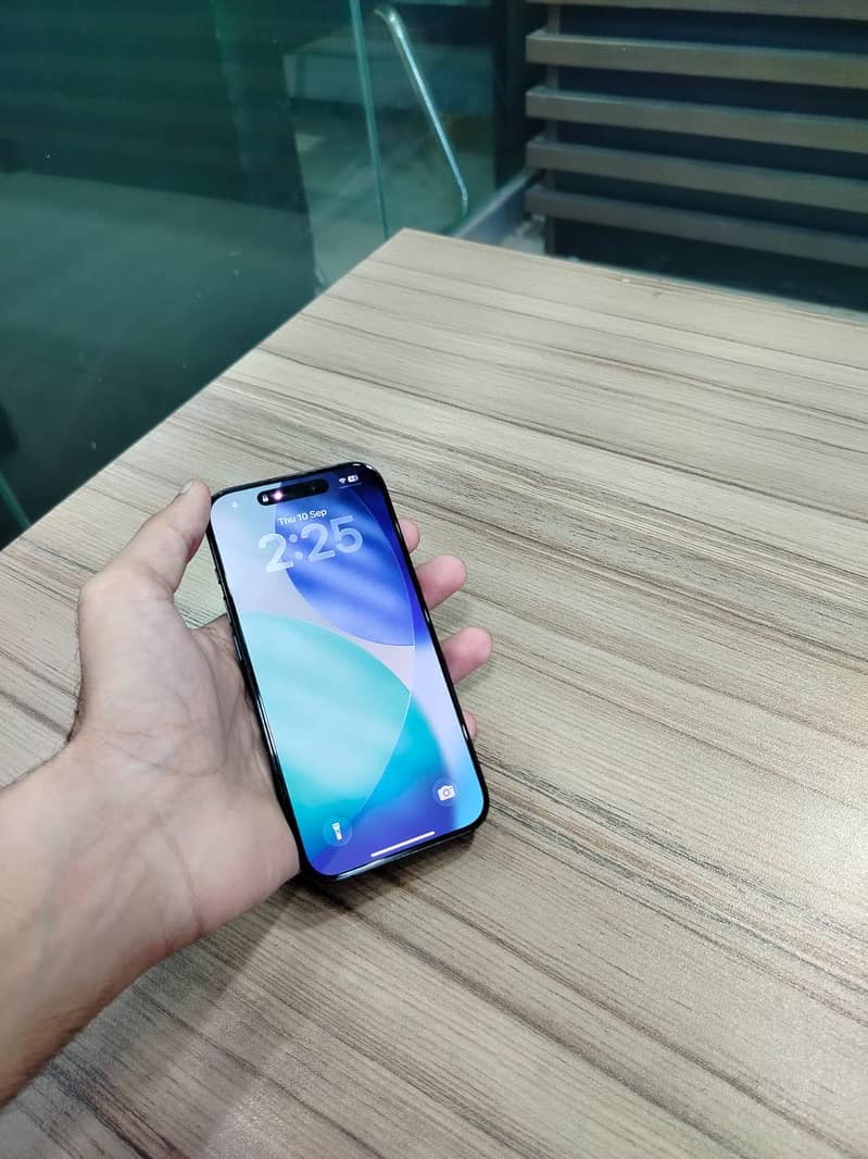 Apple iPhone 15 Pro 4