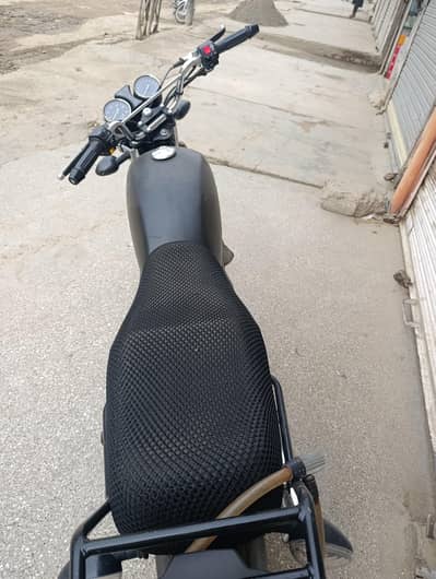 Suzuki g s 150