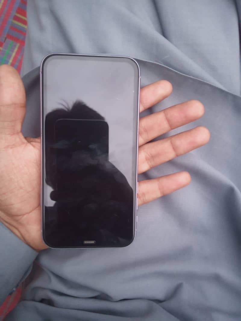 Apple iPhone 11 4