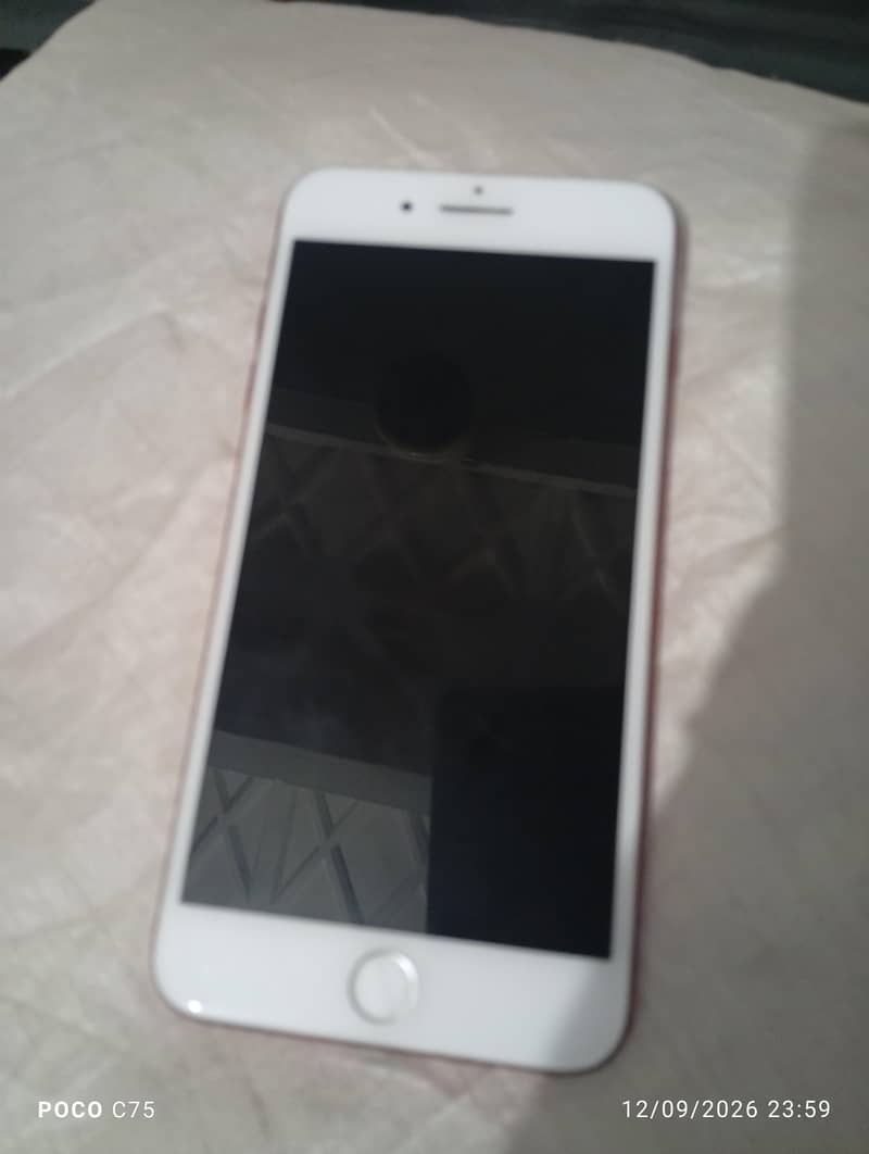 Apple iPhone 7 Plus 3